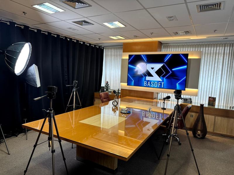 Set de gravação de vídeo com softbox, tripés e mesa